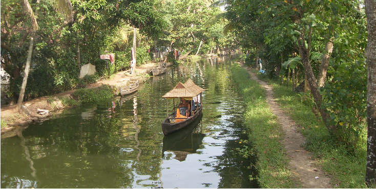 Alleppey-backwaters-India-Kerala-Boat-river-canal