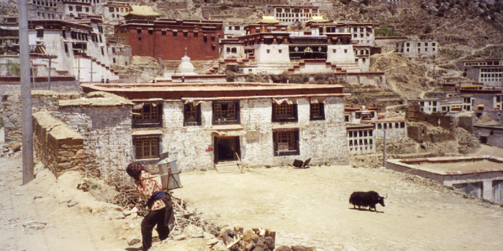 Yangpachen-Tibet-Monk-China-Clapping-Temple-Complex-Monastery