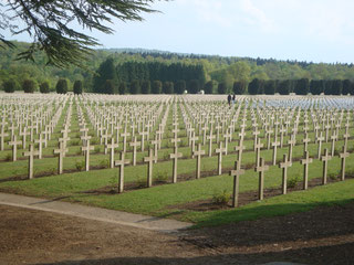 Verdun-Battlefield-Monument-Memorial-Graveyard-Crosses-France