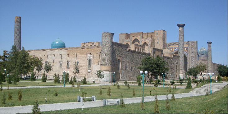 Samarkand-Registan-Minaret-Mosque-Blue-Tiles-Citywall-Uzbekistan