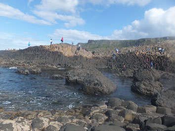 Giant's-Causeway-Northern-Ireland-Legend-Rocks-Giant