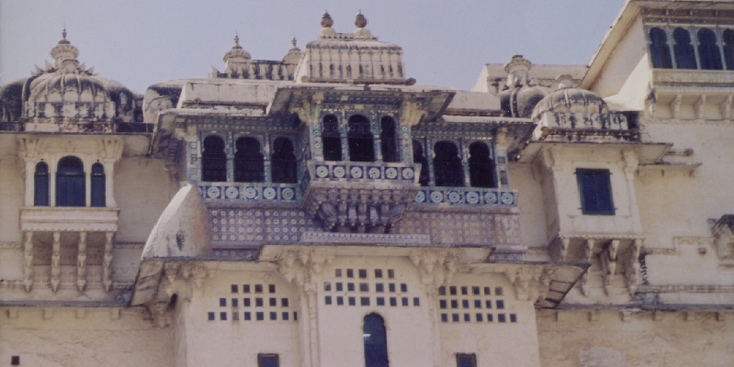 Udaipur-Rajasthan-balkon-Haveli-India-Octopussy