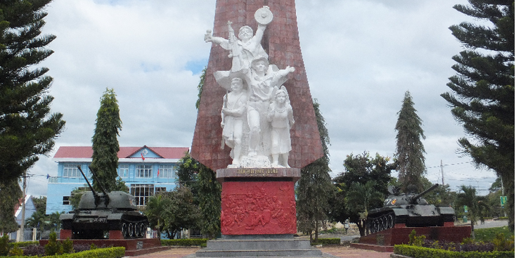 Dak-To-Monument-Tank-Memory-Statue-Vietnam