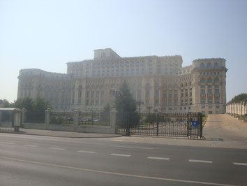 Bucharest-Palace-Dictator-Ceasescu-Square-Building-Big-Romania