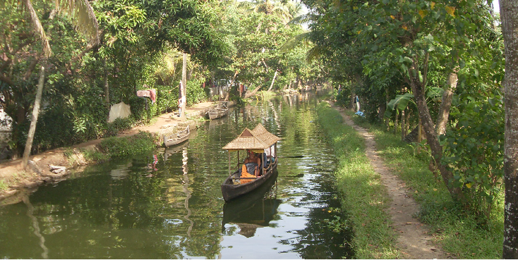 Backwaters-India-Kerala-Boat-Wicker-Canals