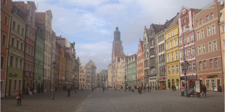 Wroclaw-Church-Square-Poland-Coloured-Buildings-Streetlife