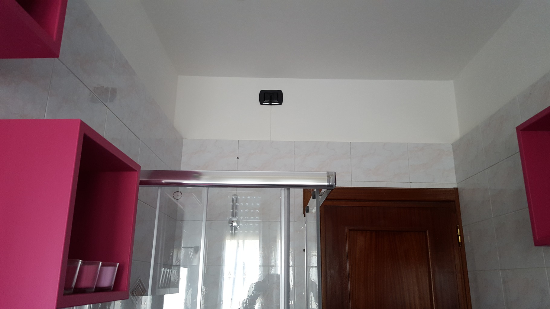 Illuminazione bagno piccolo: lampadari per bagno moderno ... Applique per bagno in legno