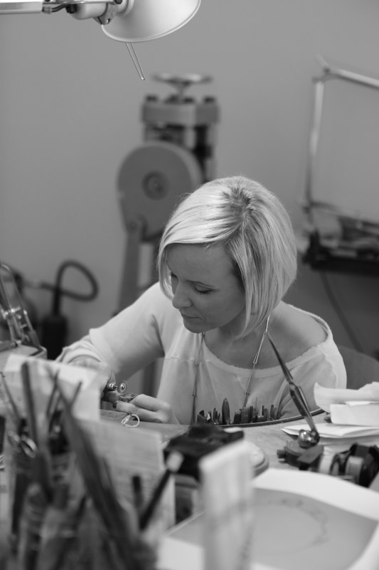 Goldschmiedetradition - Handwerk und nachhaltige Produktion in Wien , Katja Haschka-Seitner