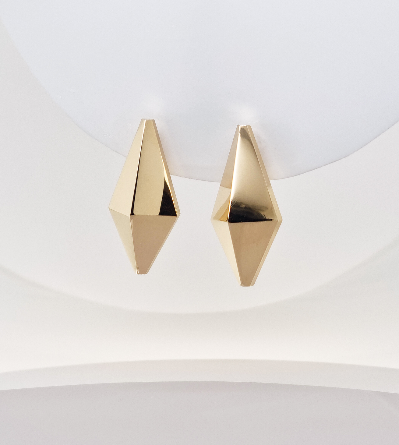 Ohrschmuck aus 14 karat Gelbgold, 1.980 Euro