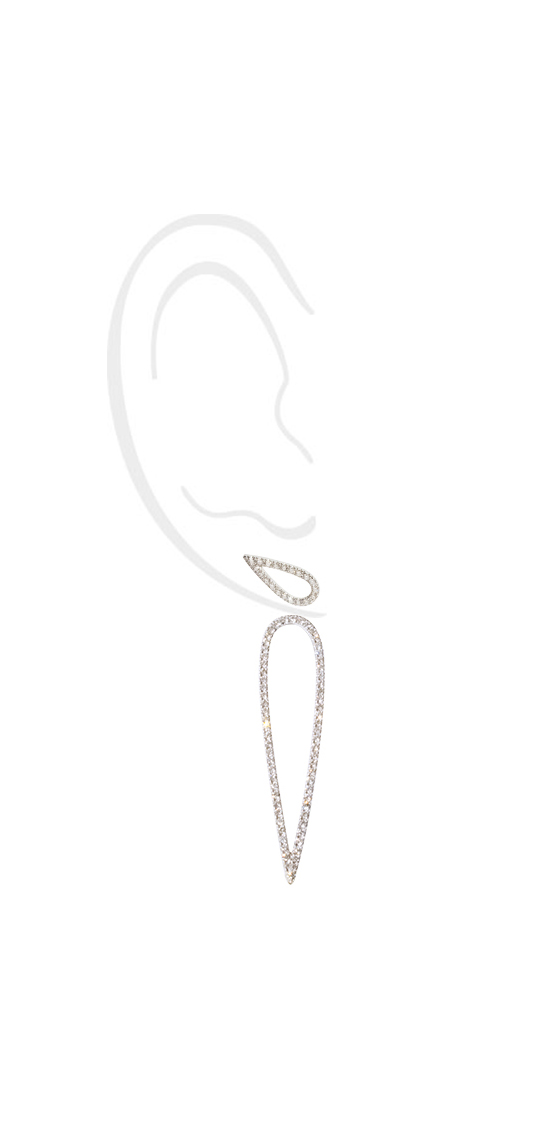 zweiteiliger Diamantohrschmuck - schlicht als Ohrstecker oder gemeisam als Ohrgehänge tragbar, Oberteile 1.200 Euro, Unterteile 3.300 Euro, beides 18 kt Weißgold