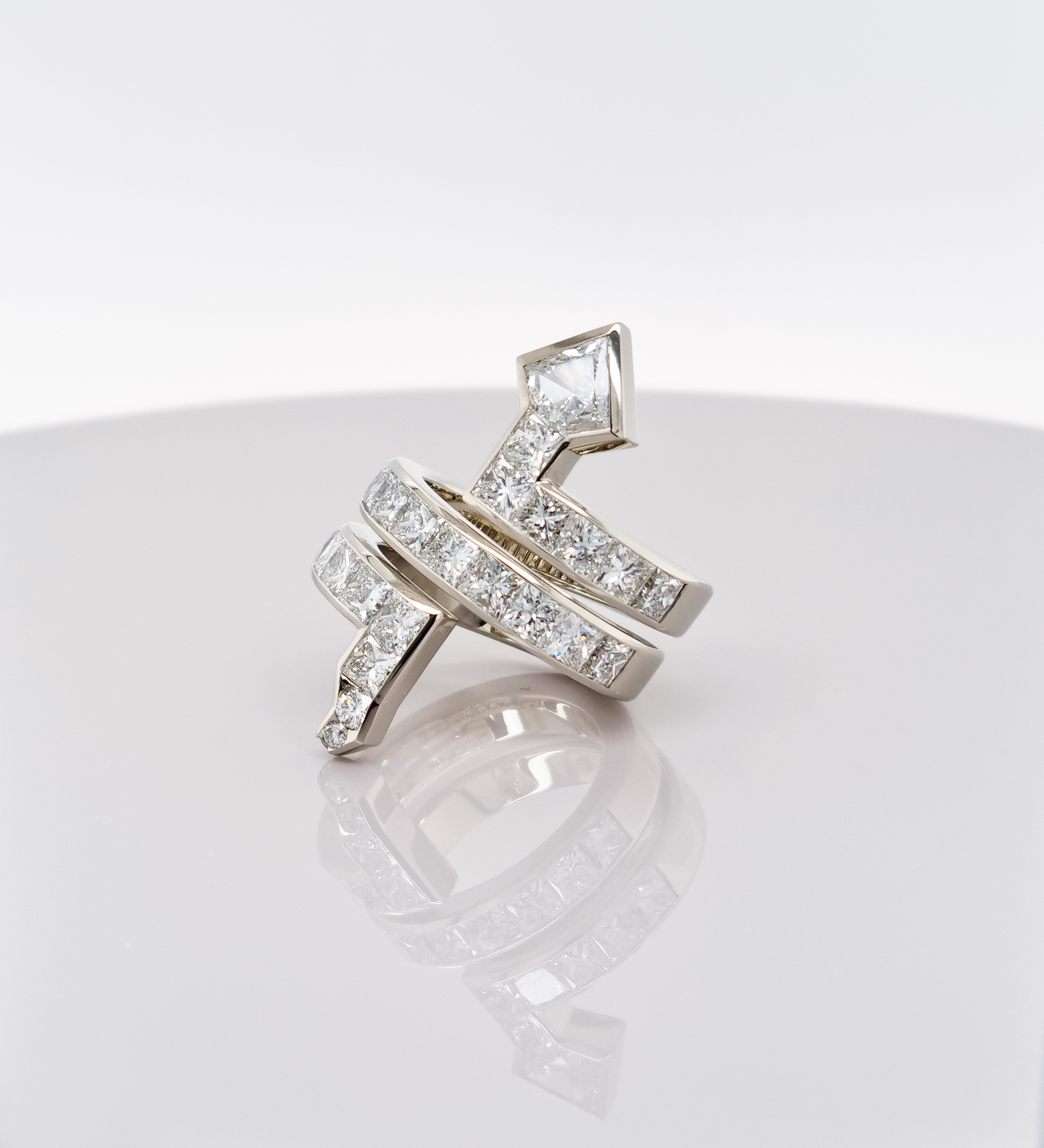 Ring aus 14 karat Weißgold, Diamanten 4,3 carat