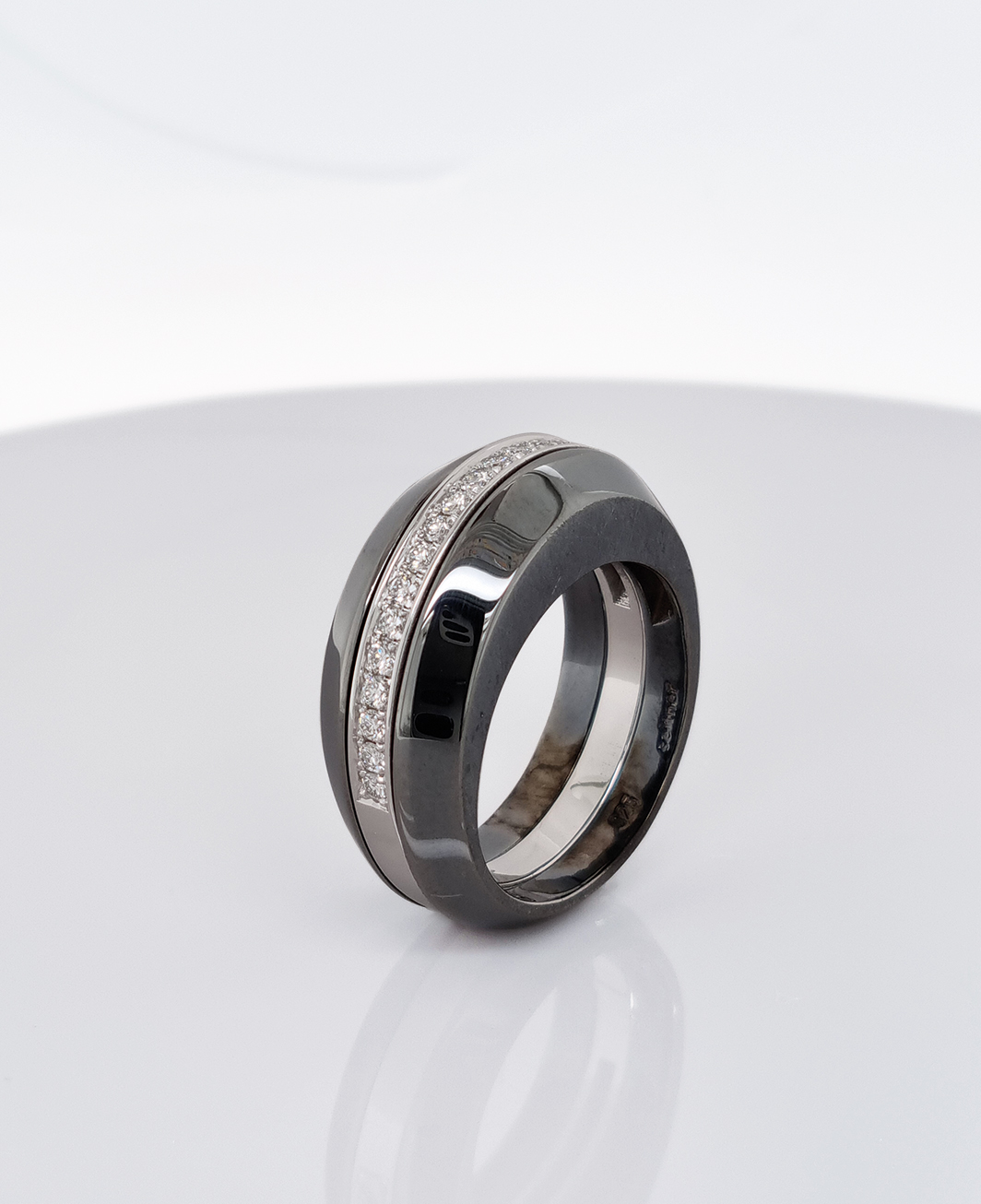 Sammelring aus 14 karat Weißgold, Diamanten 0,32 carat 1.940 Euro