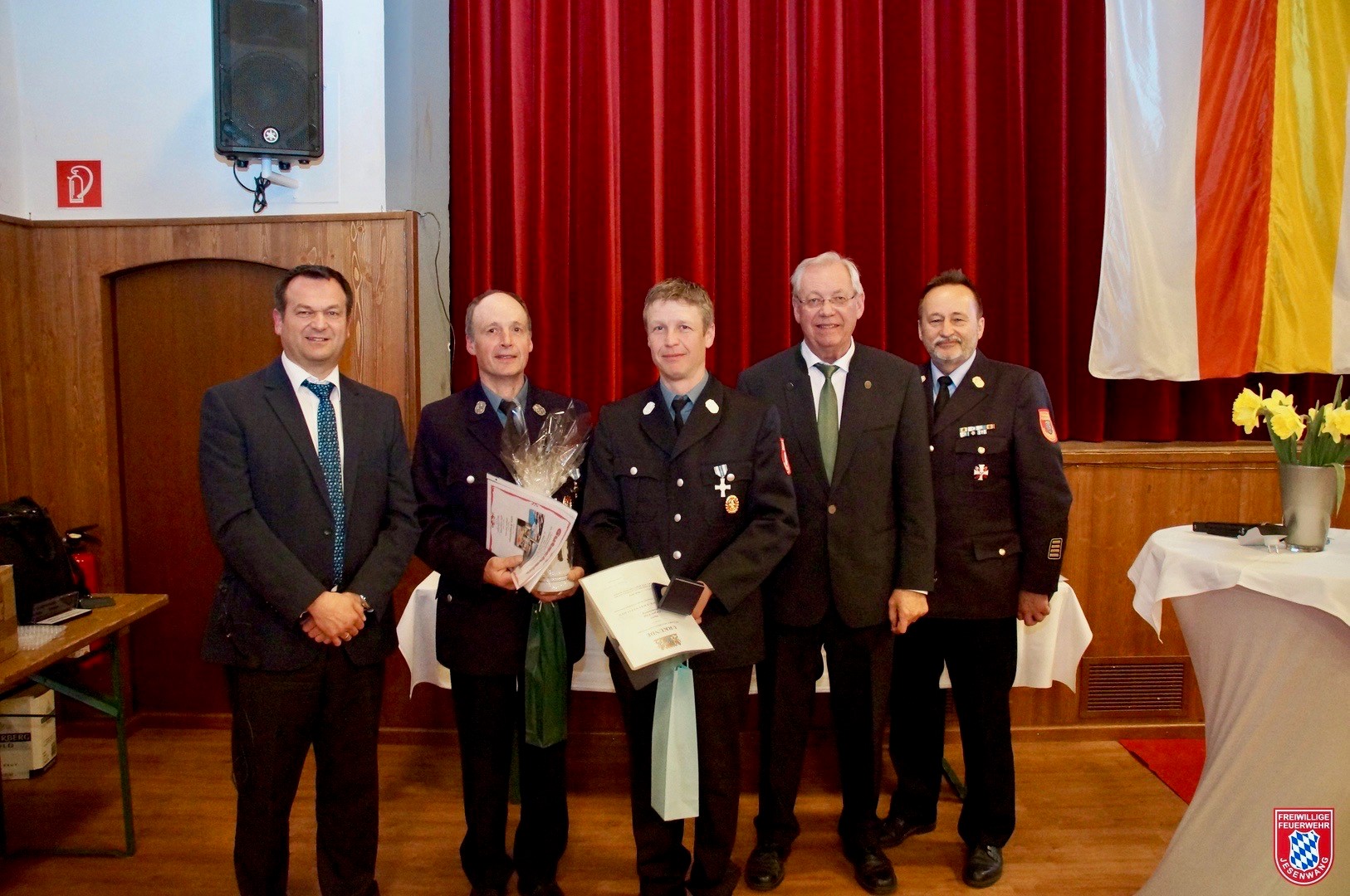 v.l.n.r.: Bürgermeister Erwin Fraunhofer, Michael Brugglehner, Jürgen Vogt, Stellv. Landrat Johann Wieser und KBR Hubert Stefan