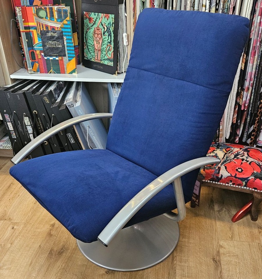 Le design rencontre l'innovation : Le fauteuil moderne en habit Amara ✨🛋️
