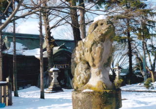 八幡神社ー雪の中の狛犬