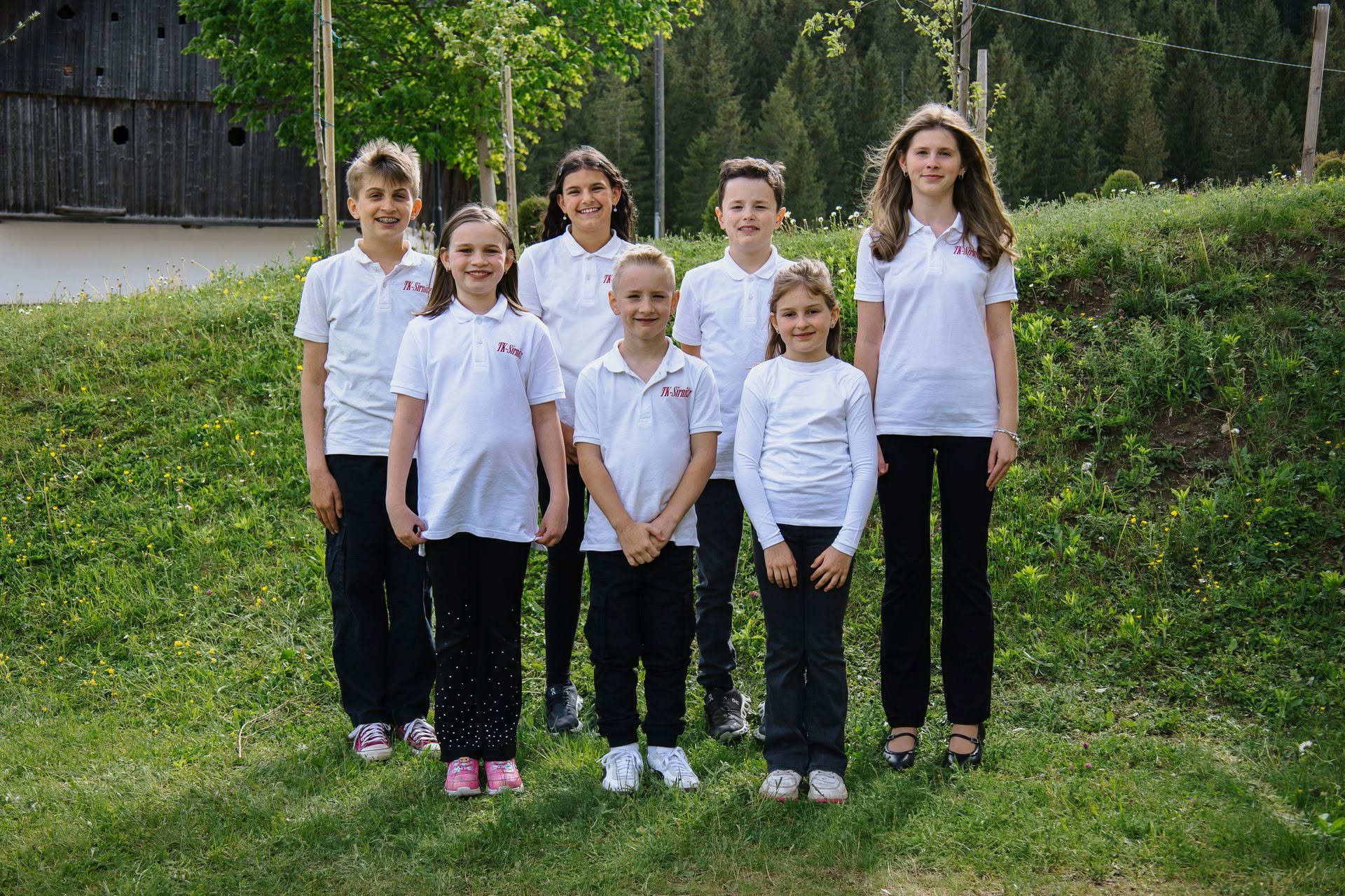 Gruppe "Jungmusi": Oben v.l.n.r.: Kilian Bucher (Trompete), Jana Obersteiner (Querflöte), David Leitner (Trompete), Elina Leitner (Schlagzeug). Unten v.l.n.r.: Holly Lackner (Horn), Samuel Obersteiner (Trompete), Isabella Puggl (Querflöte)