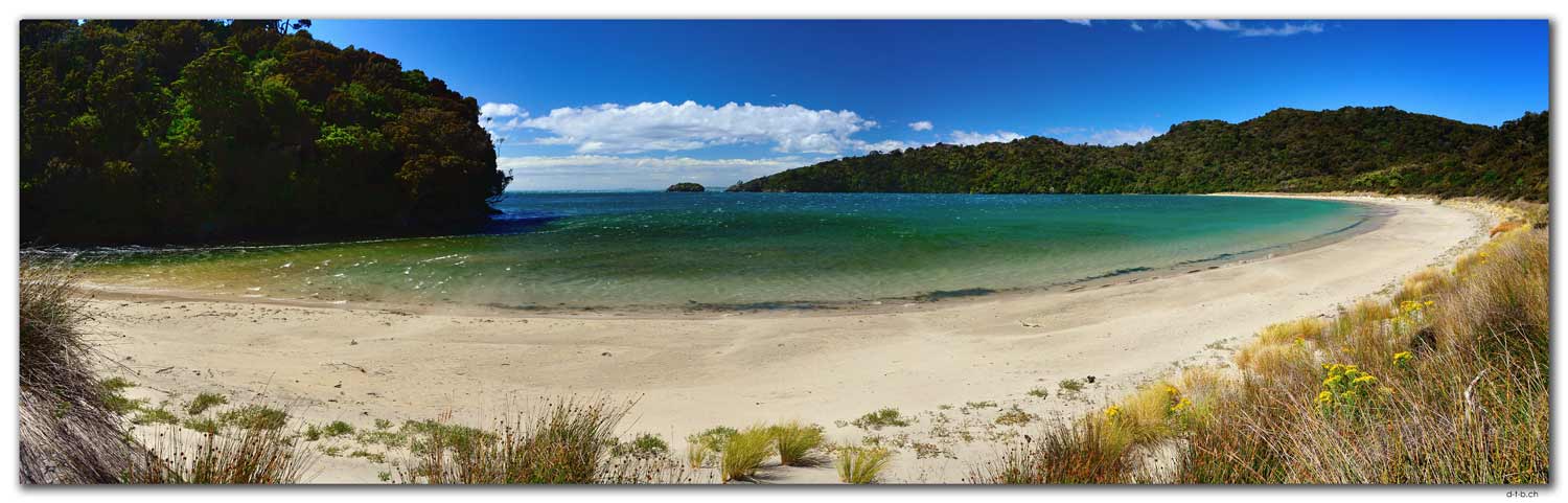 Stewart Island.Rakiura Track.Maori Beach