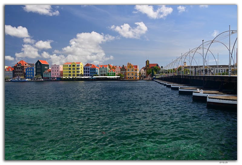 Willemstad.Handelskade and Kon Emma Brug