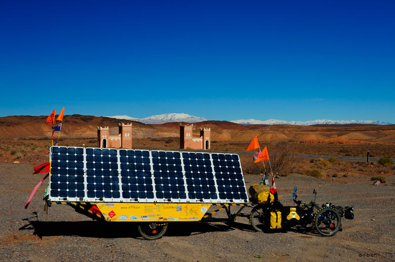 Das Solatrike II in Marokko. / The Solatrike II in Morocco.
