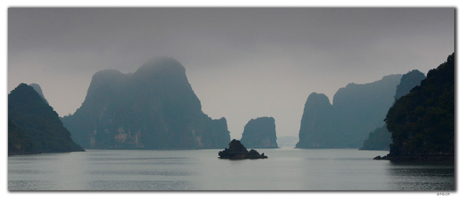 VN0017.Ha Long Bay,