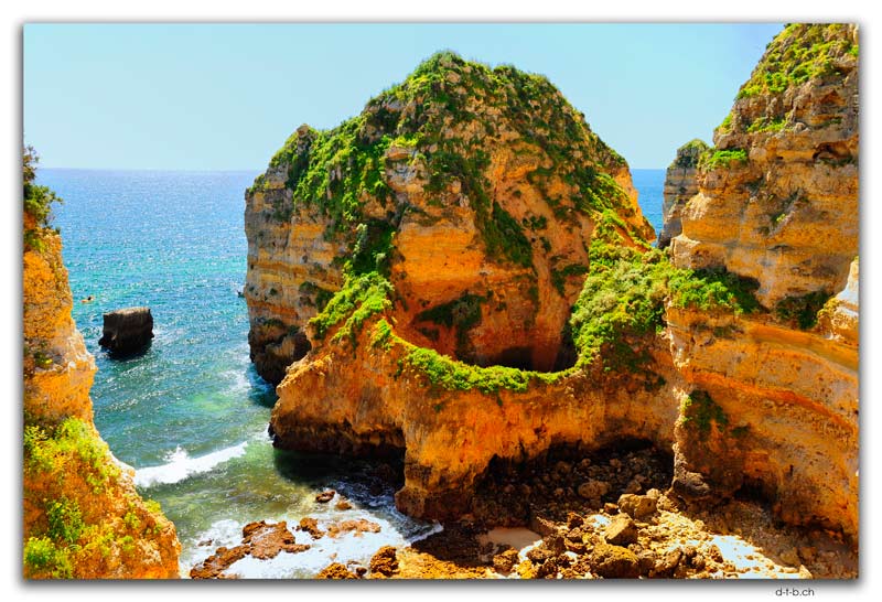 Lagos.Cliffs