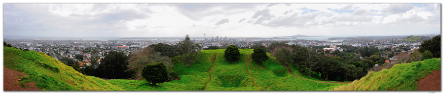 NZ0023.Auckland. Panoramic view from Mt.Eden