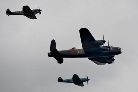L088 Avro Lancaster + Spitfires