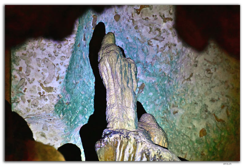 Hato Cave.Mary and Jesus
