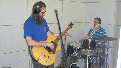 Bild:Schlagzeug,Gitarre,Mark Hess,David Brandenberger,d-t-b,