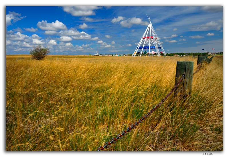 Medicine Hat.Saamis Tepee