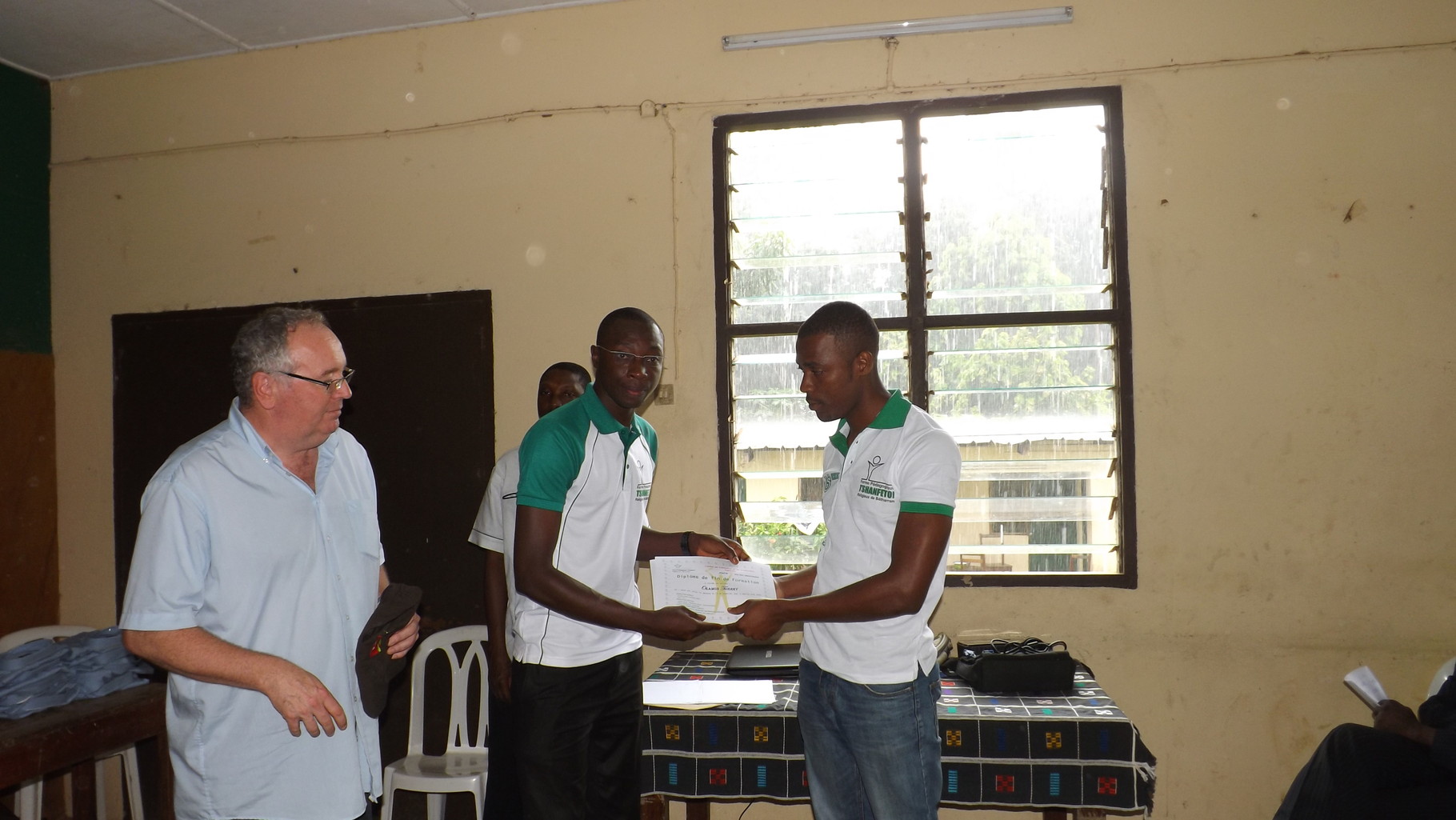 Remise des Attestations aux Stagiaires