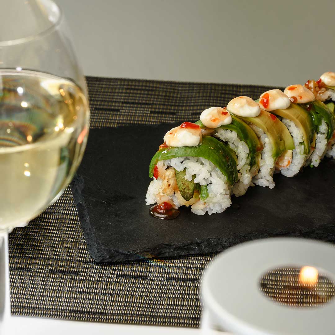 Sushi-Gericht auf Schiefer. 