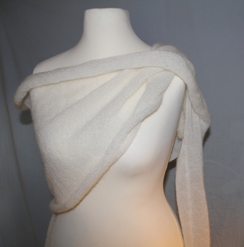 Hochzeitsbolero mit breitem Kragen aus Mohair + Seide