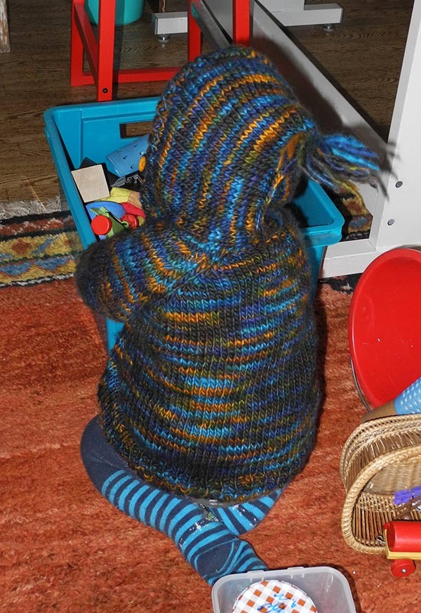 Babyjacke aus Merinowolle aus Peru, handgesponnen vom Mellerschten Schafhof
