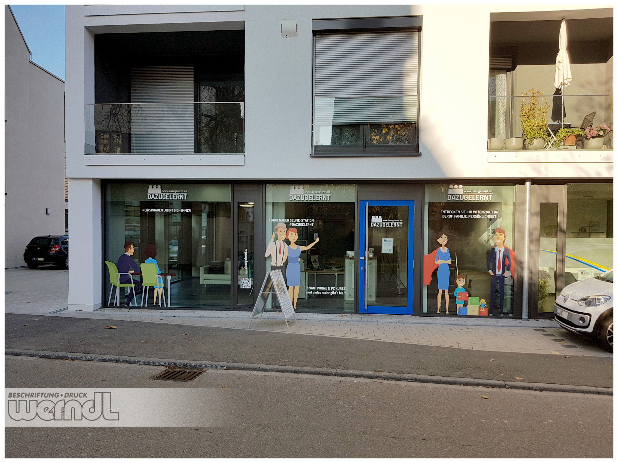 Schaufenstergestaltung für ein Weiterbildungsinstitut.