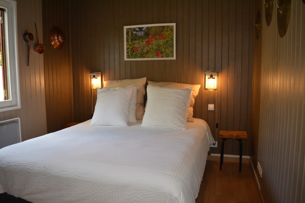 Chambre lit 160x200 salle d'eau et wc privatifs