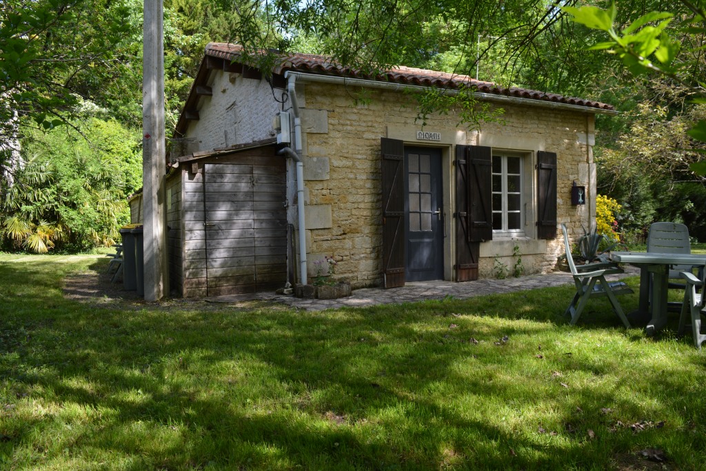 Le refuge gite au bord de l'eau Coulon
