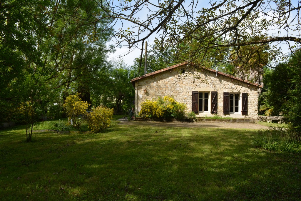 Le refuge au bord de l'eau