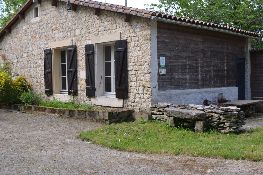 Le refuge gite au bord de l'eau Coulon