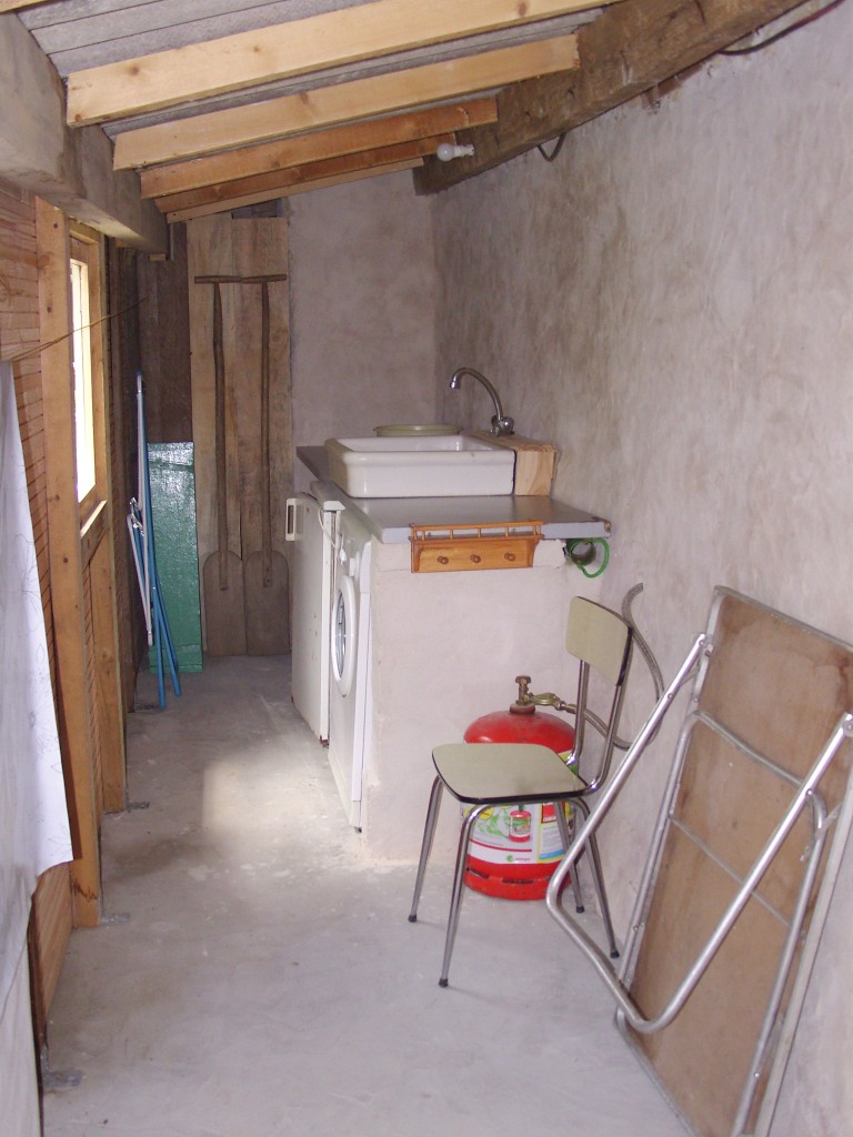Le refuge gîte la Sotterie marais poitevin le local pêche attenant à la maison