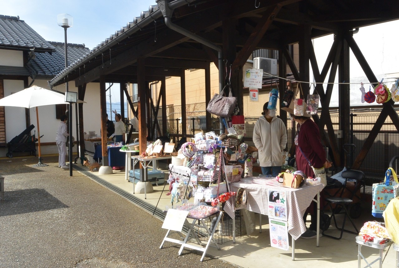 雑貨から食料品まで幅広く販売・出店してます！