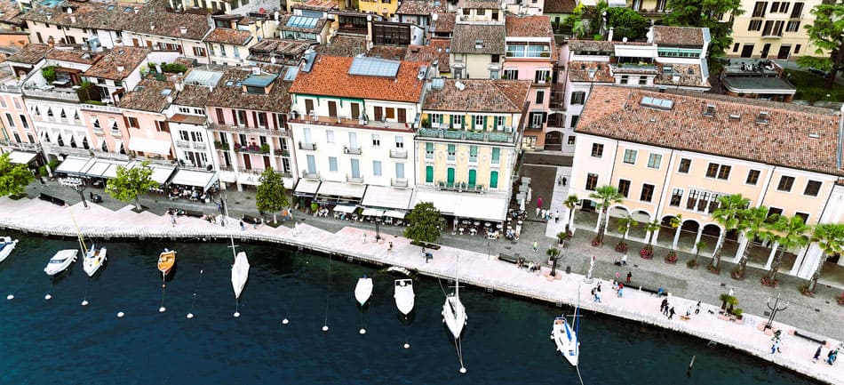 Flanieren entlang der Promenade von Salo