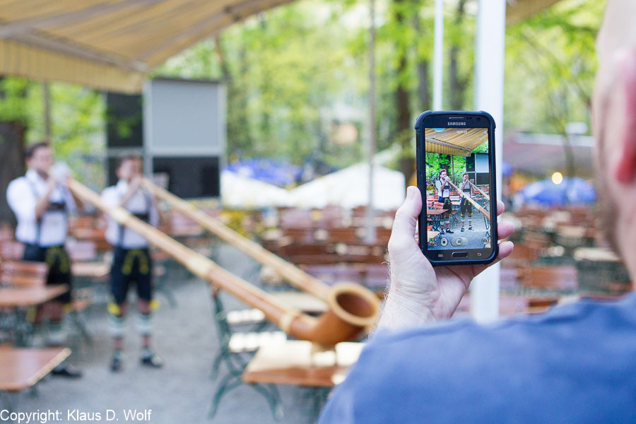 Eventfotograf München, Alphörner bei einem Firmenevent im Augustinerkeller München