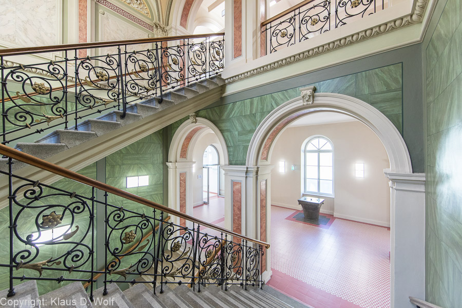 Architekturfotograf München: Innenaufnahme des Treppenhauses des Wilhelmsgymnasiums
