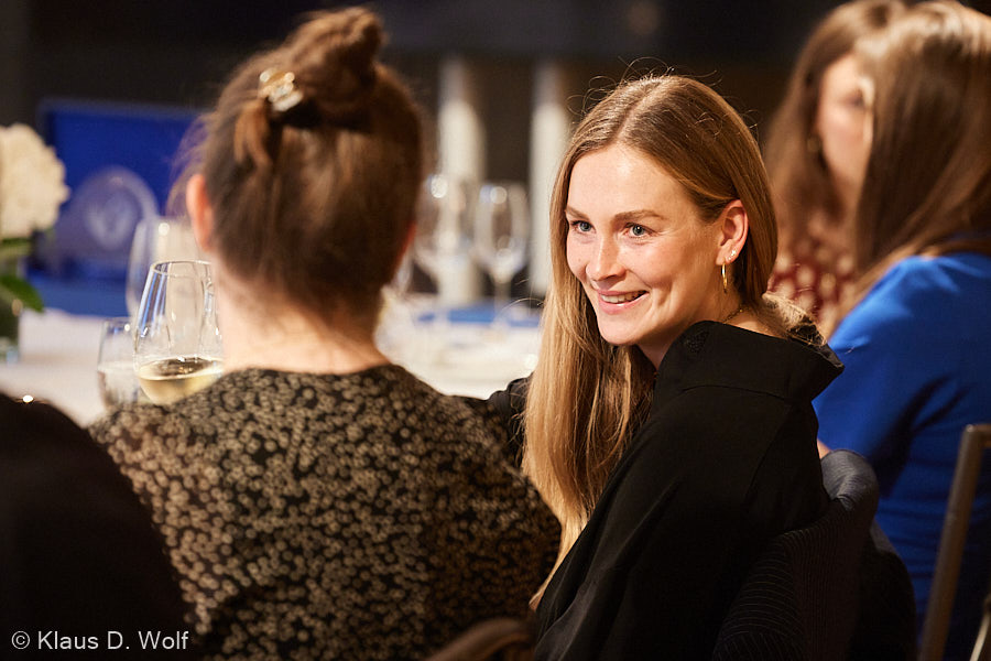 Eventfotograf München: Schauspielerin Teresa Klamert bei einer Preisverleihung im Hotel Bayerischer Hof