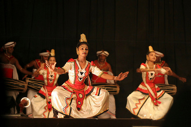 Traditionelle Tanzperformance der "Kandy Dancer"