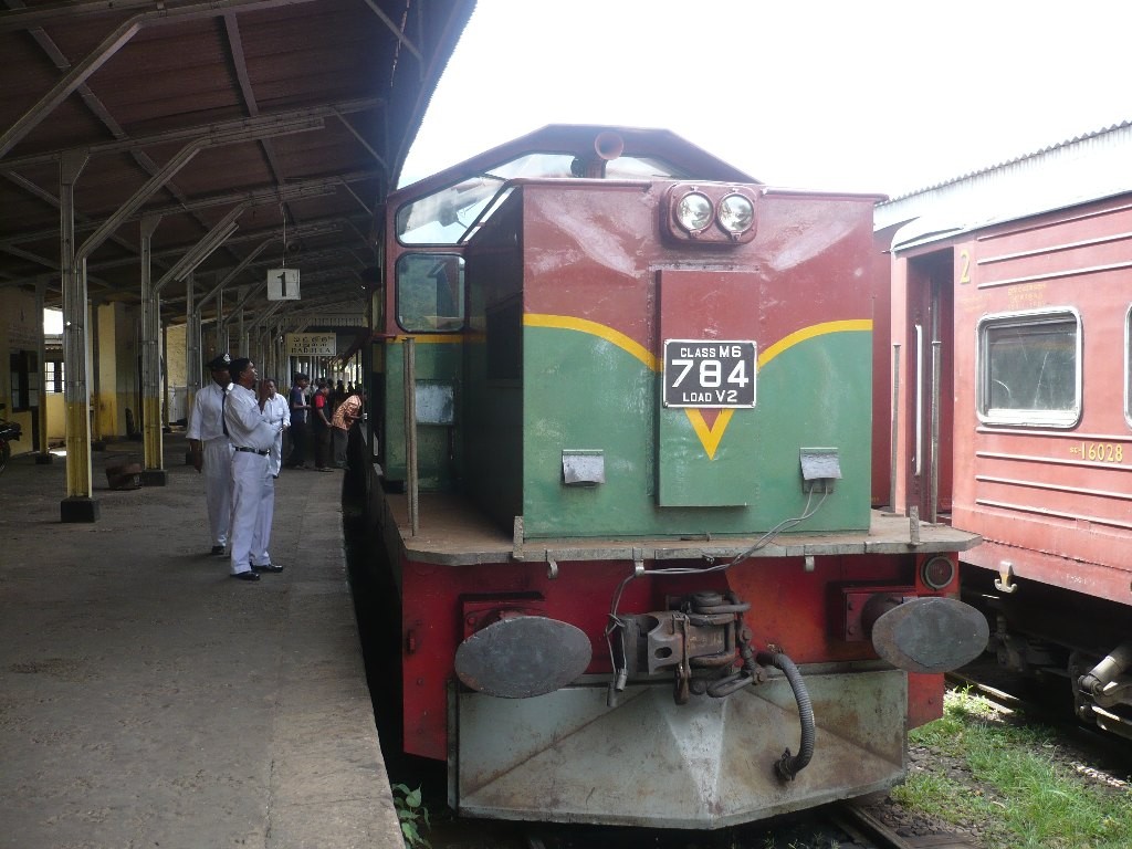 Zugfahrt durchs Hochland von Nuwara Eliya nach Ella