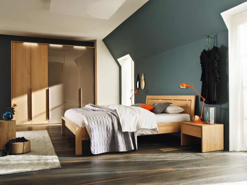 Schlafzimmer - Naturholzmöbel