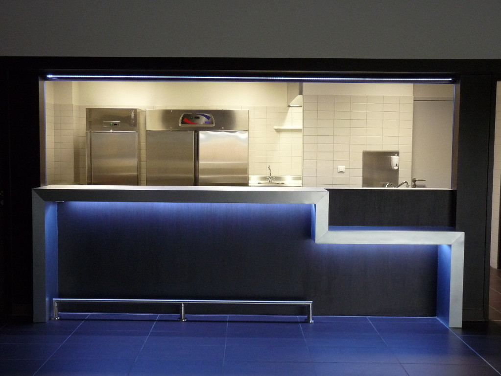 La cuisine et son bar