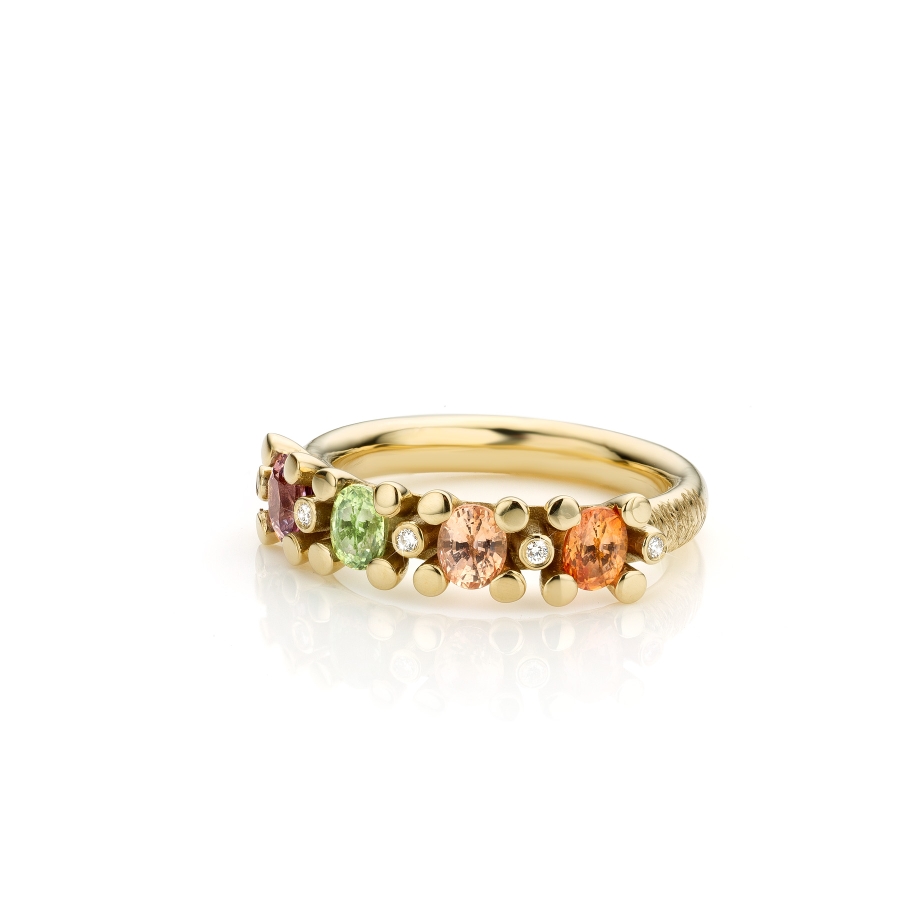 Saffieren ring met structuur 
